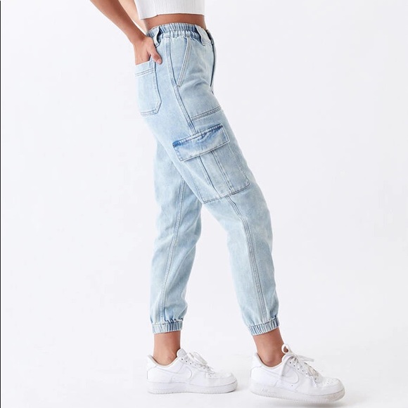 PacSun Denim - HPx2💙 NWT Pacsun Light Indigo Denim Cargo Joggers